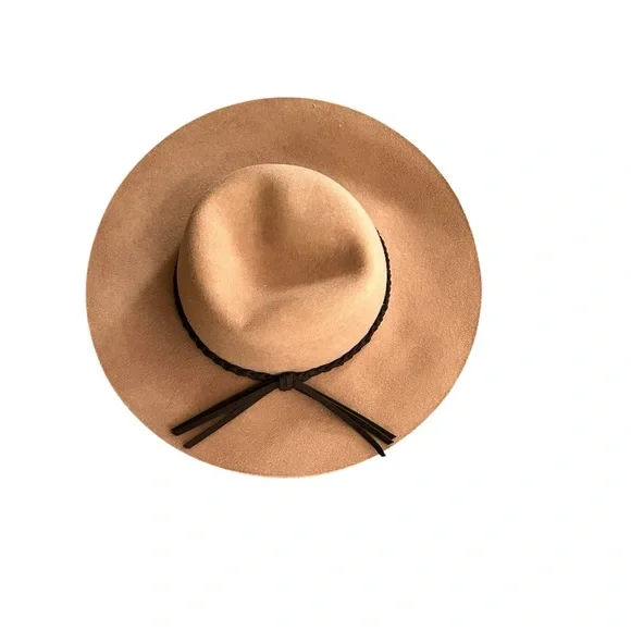Elegant Tan Wide-Brim Hat - Picture 2 of 3